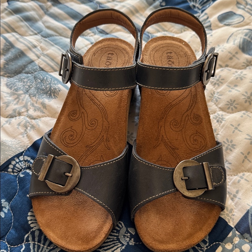 Blue and Brown Sandals with Buckle Detail
